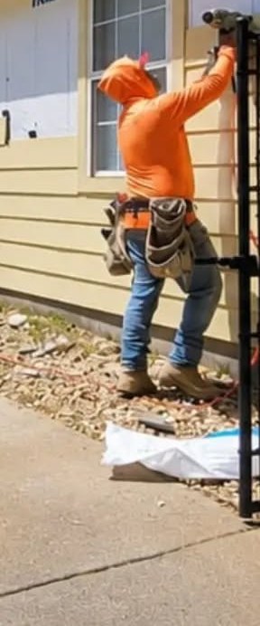 Diaz crew members during an install — Diaz project